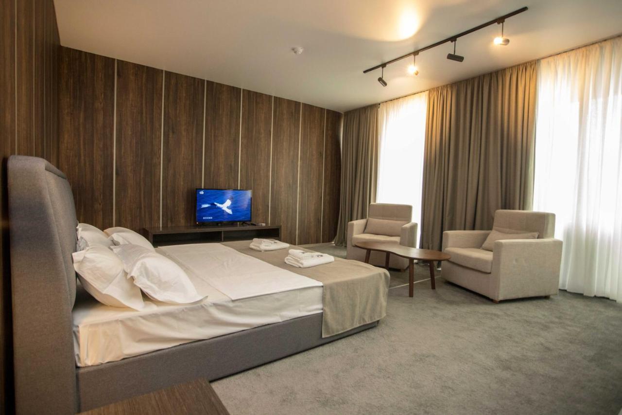 Hotel Nobilis Hall كوبوليتي المظهر الخارجي الصورة