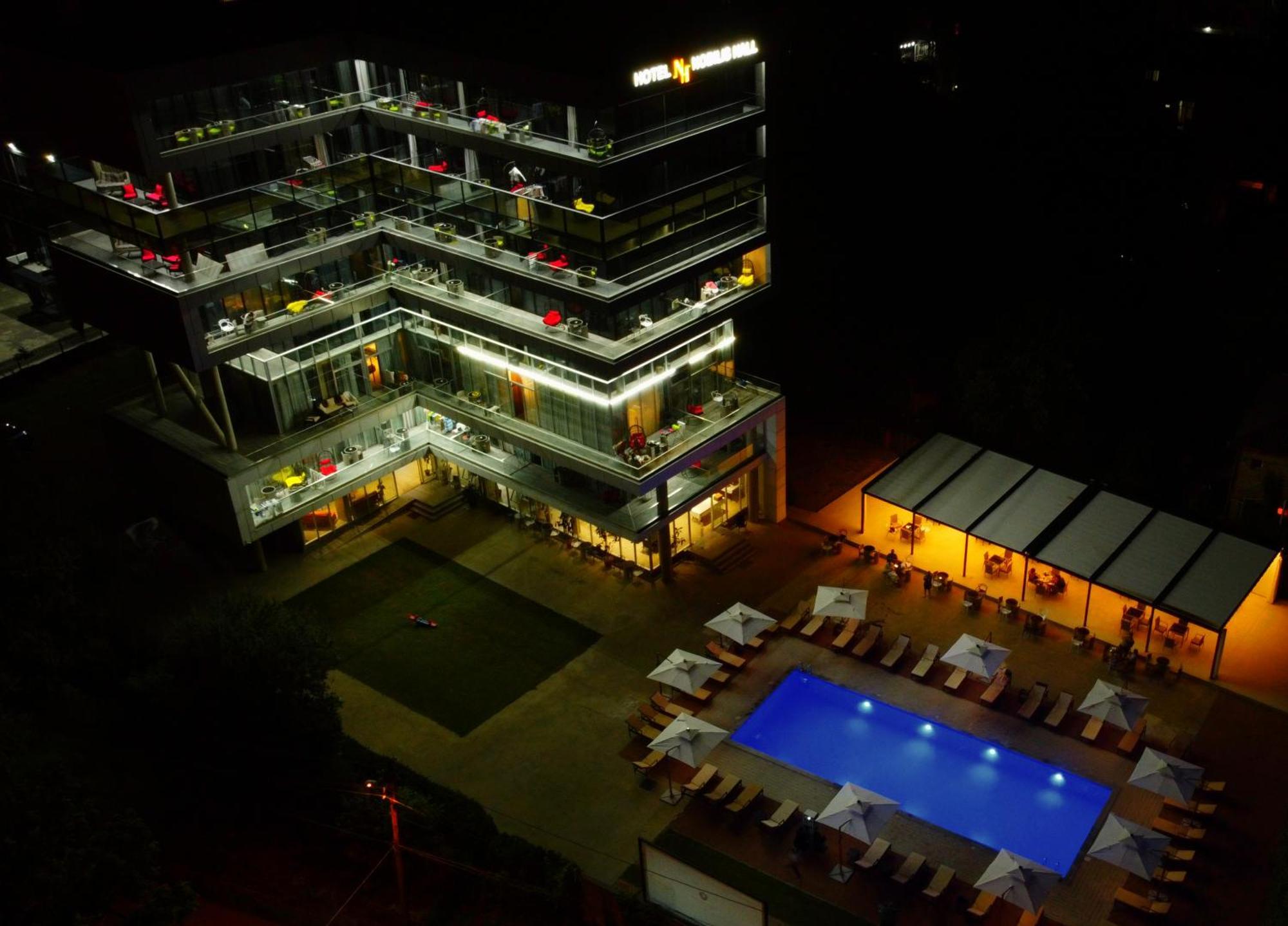 Hotel Nobilis Hall كوبوليتي المظهر الخارجي الصورة