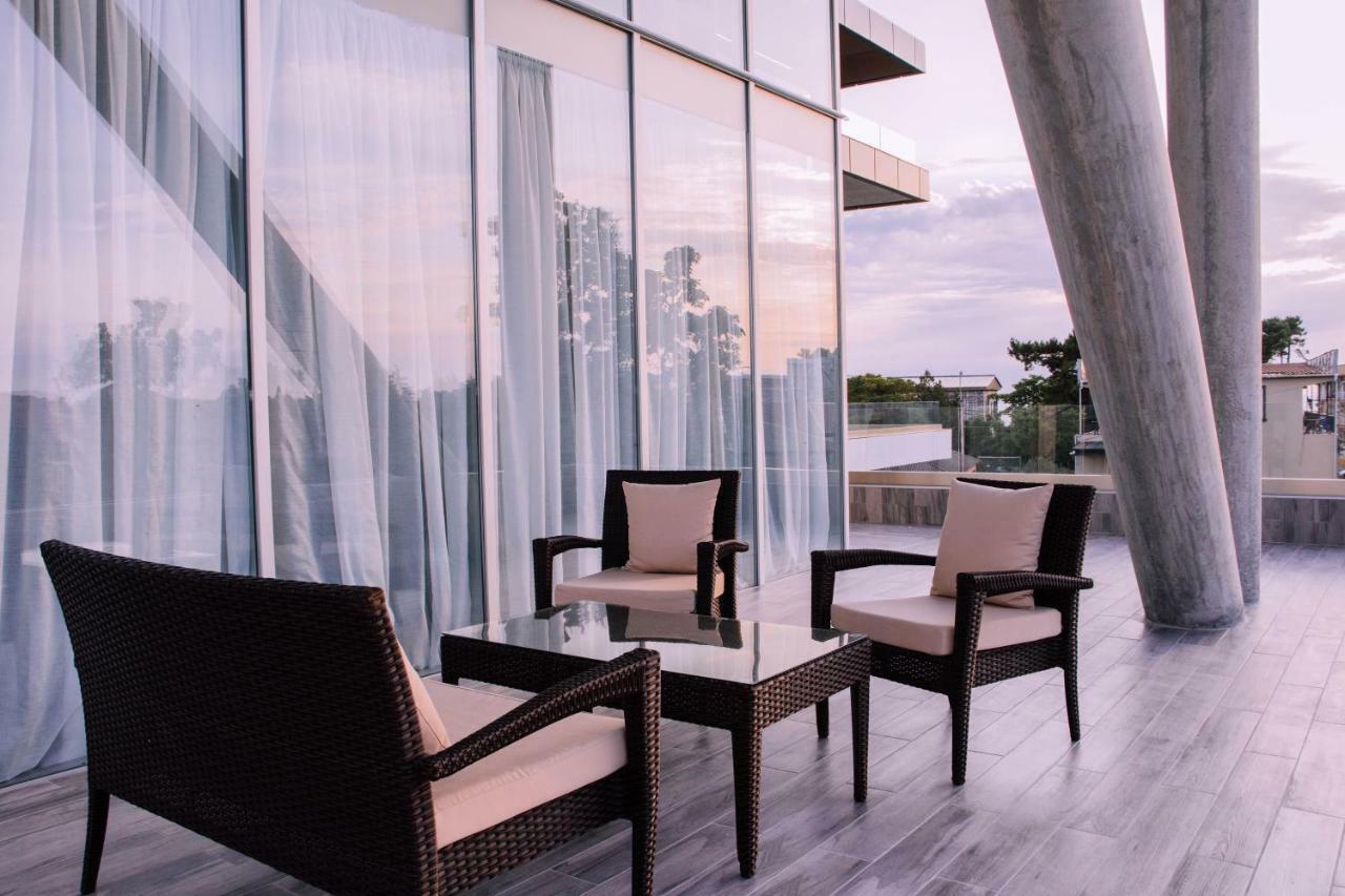 Hotel Nobilis Hall كوبوليتي المظهر الخارجي الصورة