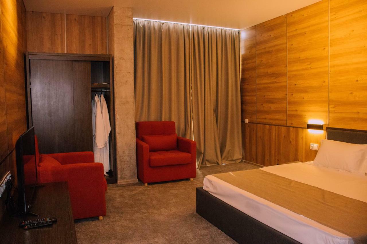 Hotel Nobilis Hall كوبوليتي المظهر الخارجي الصورة