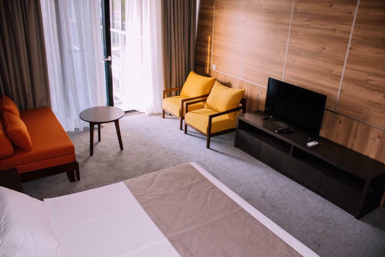Hotel Nobilis Hall كوبوليتي المظهر الخارجي الصورة