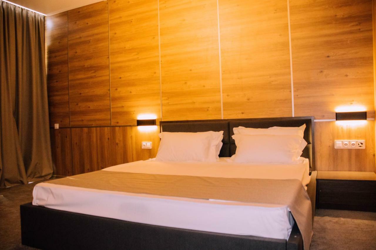 Hotel Nobilis Hall كوبوليتي المظهر الخارجي الصورة