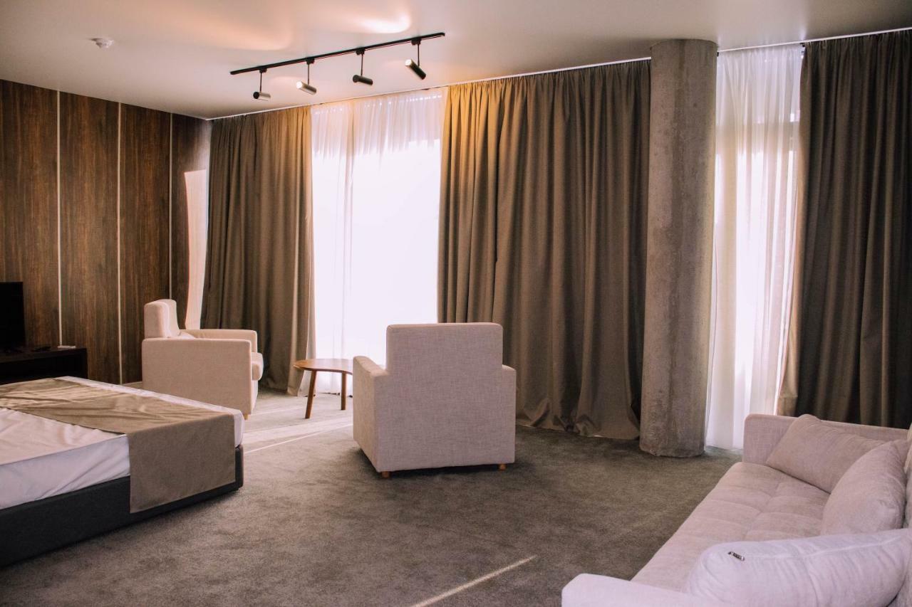 Hotel Nobilis Hall كوبوليتي المظهر الخارجي الصورة